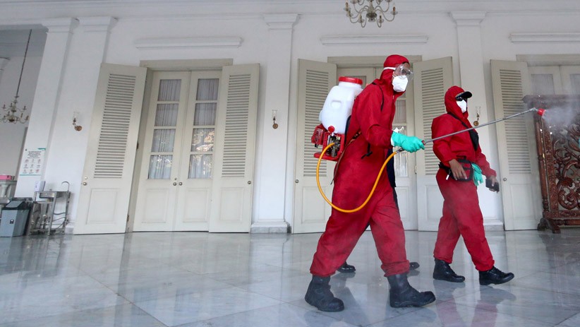 Anies Baswedan Positif Covid-19, Kantor Gubernur Disemprot Cairan Disinfektan - Bagian 2