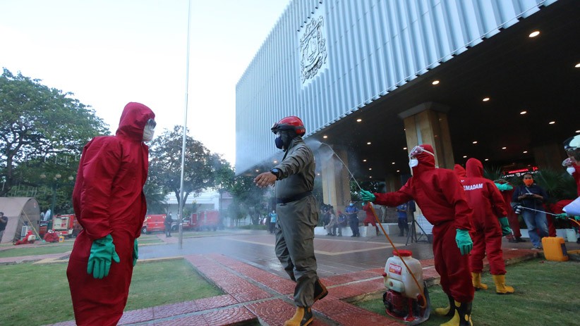 Anies Baswedan Positif Covid-19, Kantor Gubernur Disemprot Cairan Disinfektan - Bagian 5