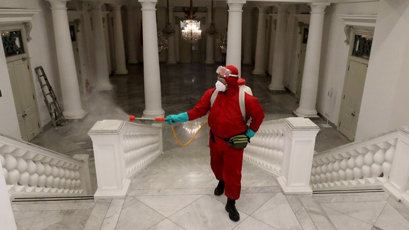 Anies Baswedan Positif Covid-19, Kantor Gubernur Disemprot Cairan Disinfektan - Bagian 1