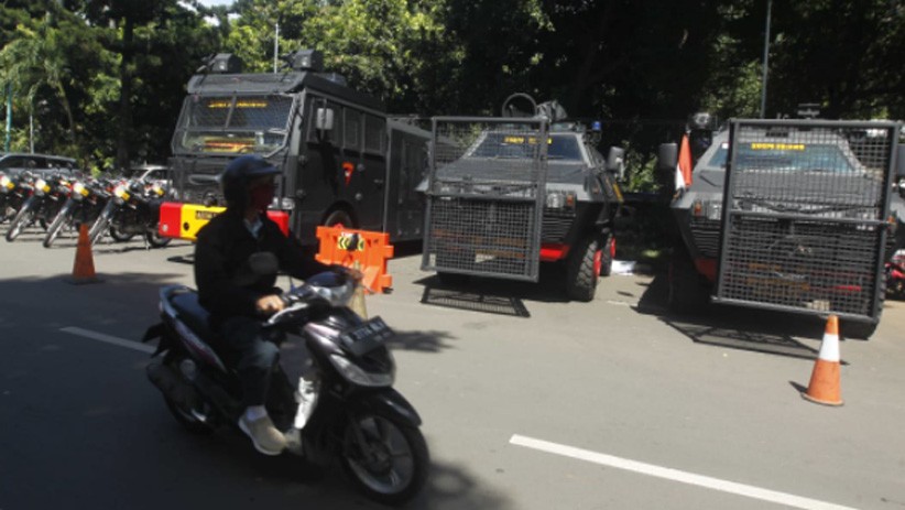 Jelang Pemeriksaan Habib Rizieq, Polda Metro Jaya Dijaga Ketat - Bagian 1