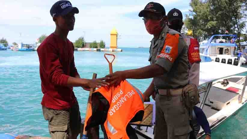 Satpol PP Gencar Gelar Razia Protokol Kesehatan di Kepulauan Seribu - Bagian 2