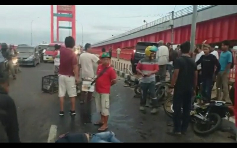 Kronologi Tabrakan di Jembatan Ampera, Pajero Tabrak Carry Lalu 2 Sepeda Motor
