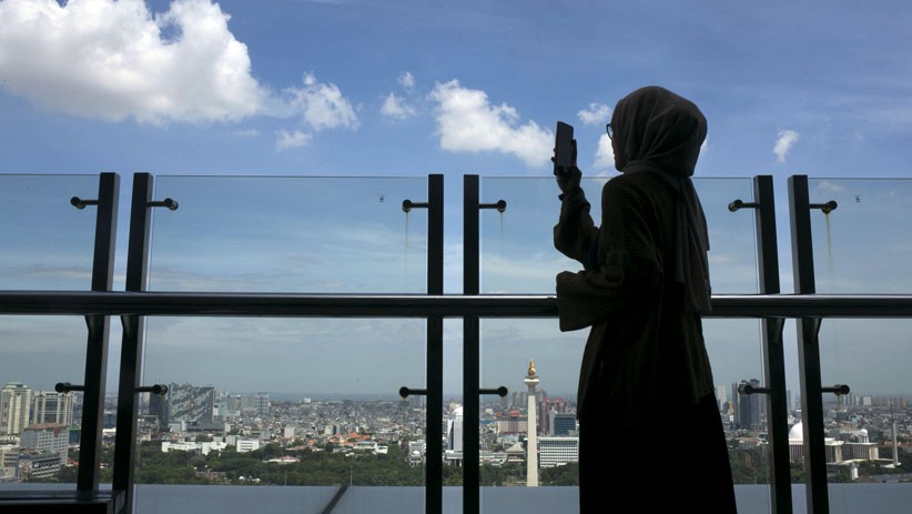 Potret Langit Biru di Atas Kota Jakarta - Bagian 4