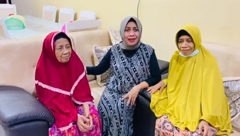 title Cerita Adik Mahfud MD saat Rumah Dikepung Ratusan Orang: Ibu dan Kakak Ketakutan Cerita Adik Mahfud MD saat Rumah Dikepung Ratusan Orang: Ibu dan Kakak Ketakutan