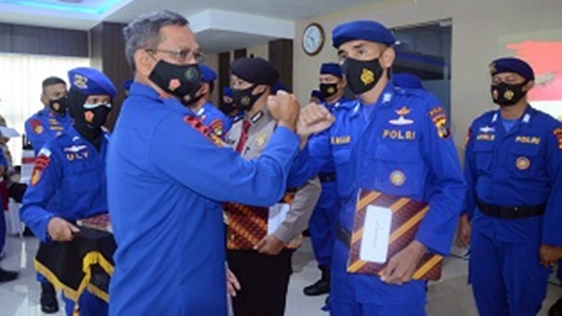 Berprestasi, 14 Personel Ditpolairud Polda Babel Terima Penghargaan