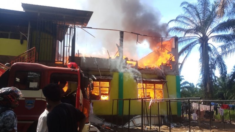Ditinggal Ujian, Asrama SMP IT Darul Hikmah Pasaman Barat Terbakar