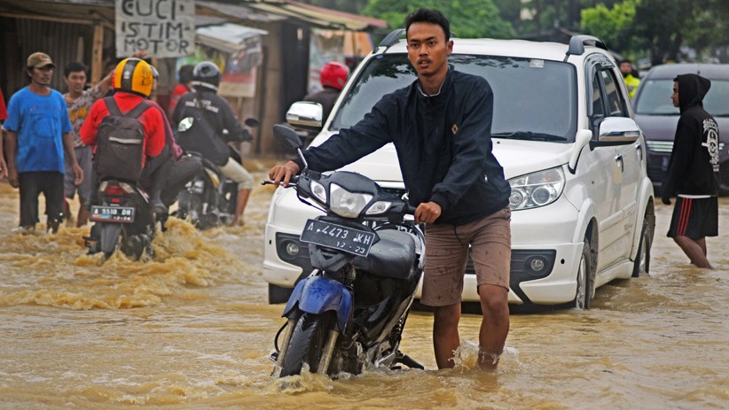 Curah Hujan Tinggi dan Drainase Buruk, Kampung Karundang Serang Terendam Banjir - Bagian 3
