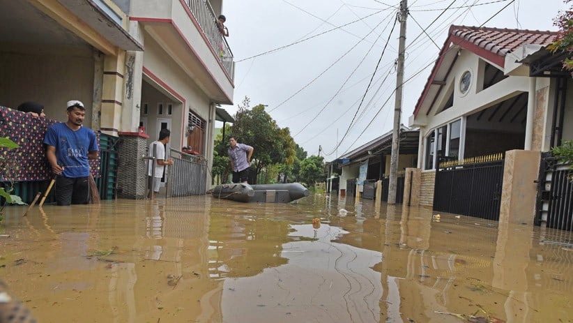 Curah Hujan Tinggi dan Drainase Buruk, Kampung Karundang Serang Terendam Banjir - Bagian 2