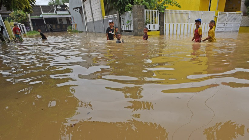 Curah Hujan Tinggi dan Drainase Buruk, Kampung Karundang Serang Terendam Banjir - Bagian 1