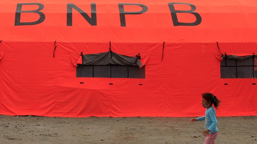 Pengungsi Gunung Ili Lewotolok Membutuhkan Masker - Bagian 2