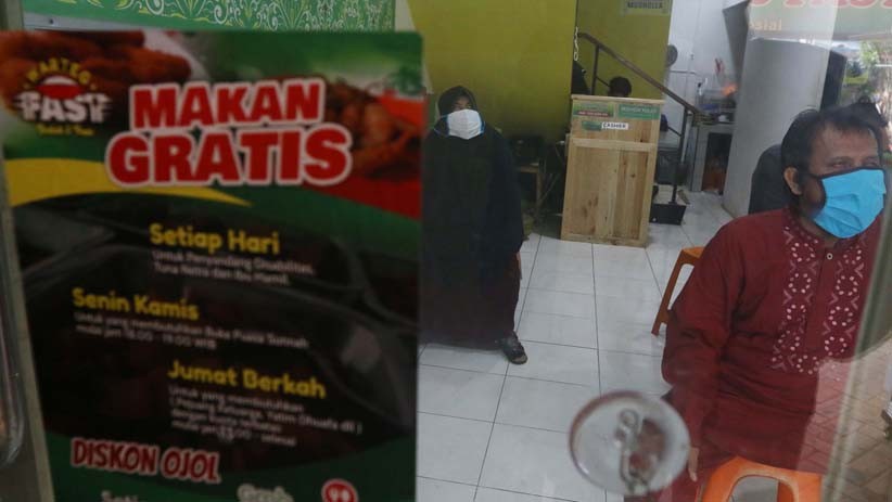 Warteg Ini Berikan Makan Gratis untuk Penyandang Disabilitas - Bagian 4