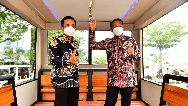 Truk Sampah di Makassar Jadi Bus Wisata Metro untuk Warga