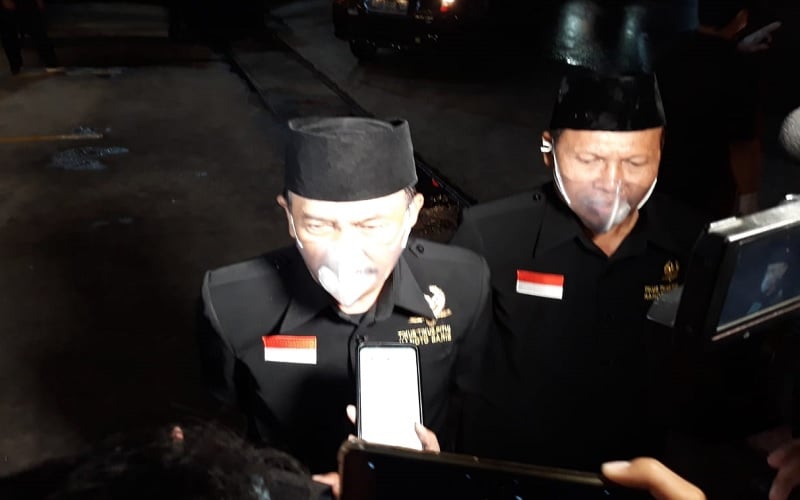Debat Kedua Pilwalkot Solo, Bajo Kompak Berbaju Hitam, Gibran Masuk Lewat Pintu Belakang