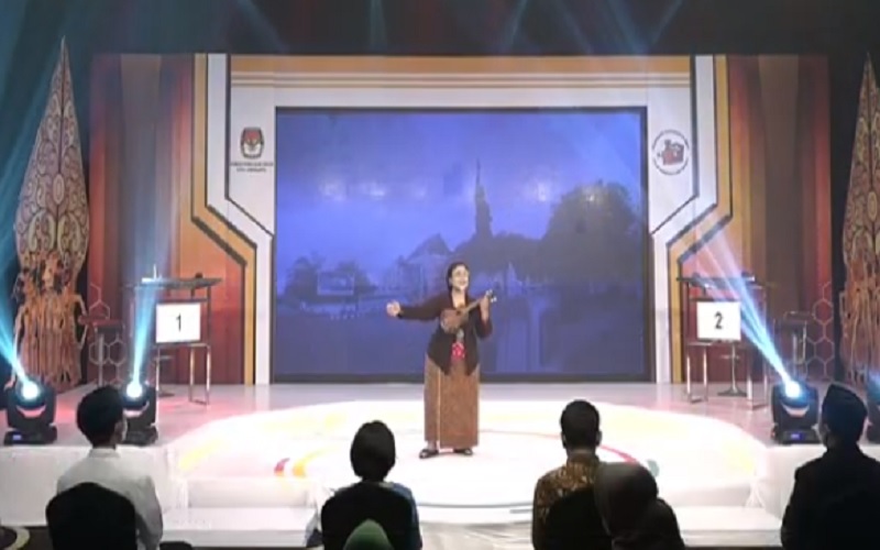 Debat Kedua Gibran-Teguh Vs Bajo Dibuka dengan Lagu Kota Solo