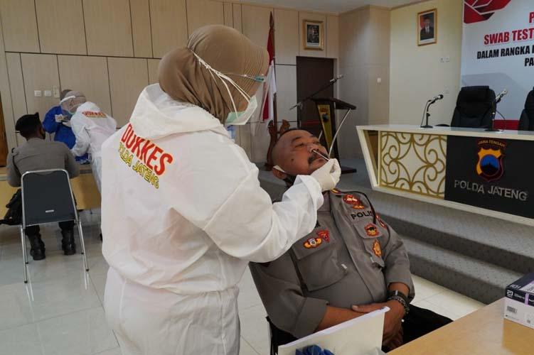 10.000 Polisi Pengamanan Pilkada di Jawa Tengah Belum Swab Test