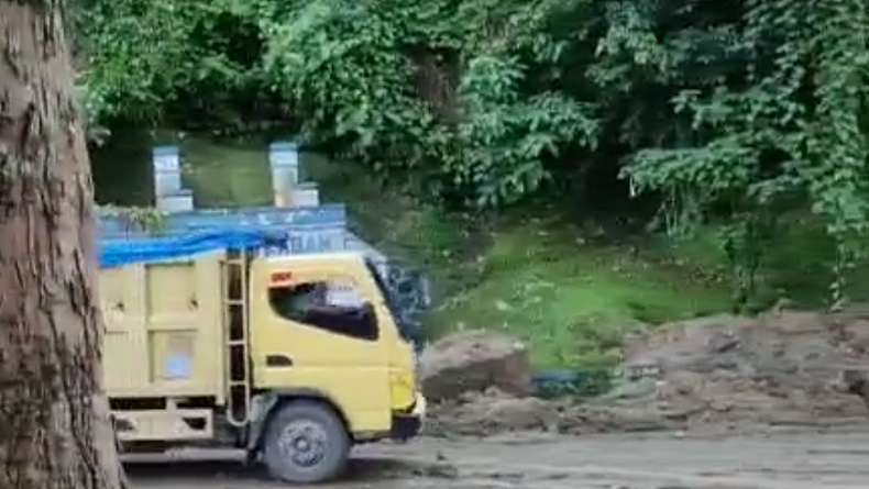 Material Longsor Dievakuasi, Jalur Medan-Berastagi Mulai Lancar