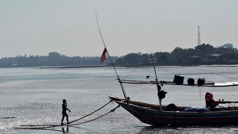 Melihat Aktivitas Nelayan Sambil Wisata di Pantai Boom Tuban - Bagian 5
