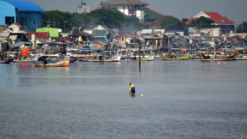 Melihat Aktivitas Nelayan Sambil Wisata di Pantai Boom Tuban - Bagian 4