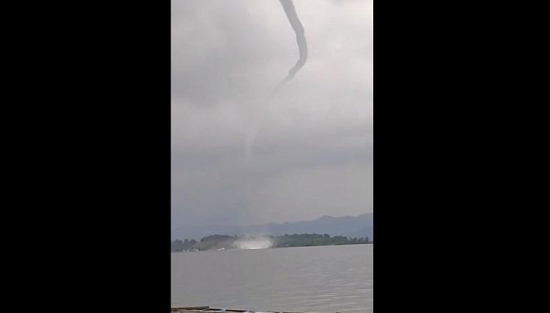 Puting Beliung Terekam di Waduk Jatiluhur, Pemancing Panik 