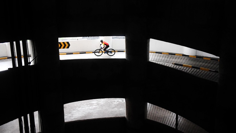 Serunya Lomba Balap Sepeda di Dalam Parkiran Mal Jakarta - Bagian 1