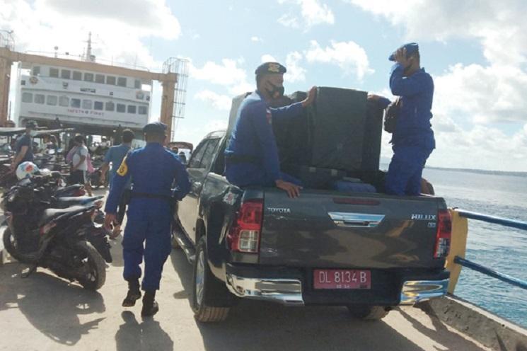 Polres  Talaud Kawal Distribusi Logistik Pilkada di Dua Pulau Terluar 