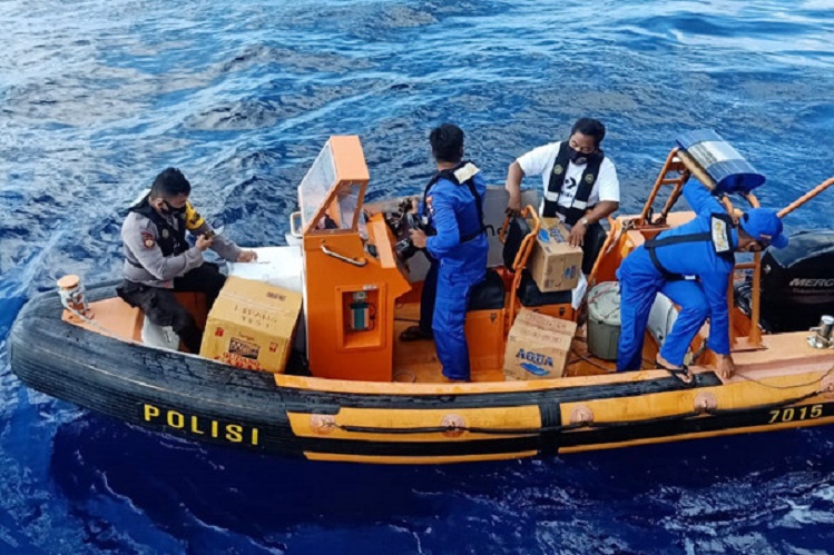 Polisi Kawal Ketat Distribusi Logistik Pilkada ke Pulau Terluar di Sangihe