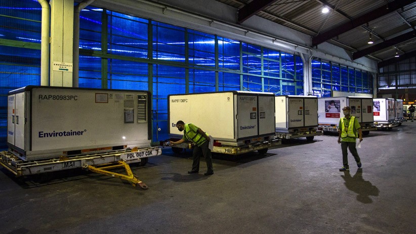 1,2 Juta Dosis Vaksin Covid-19 Sinovac dari China Tiba di Indonesia - Bagian 3