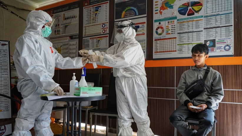 Petugas KPPS Kota Makassar Jalani Swab Test