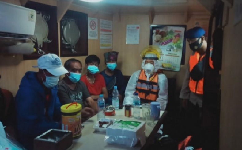 Kapal Tenggelam di Sungai Kapuas, 7 ABK KM Maju Abadi Asal Gresik Selamat