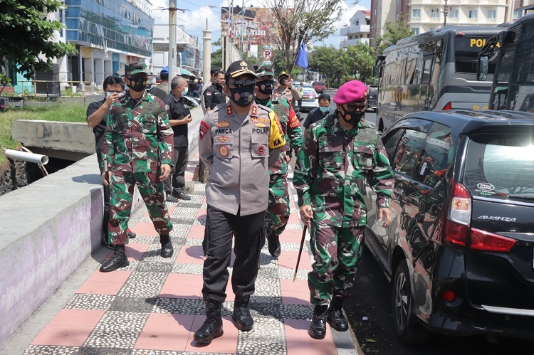 Forkopimda Sulut dan Bawaslu Pantau Penertiban APK di Manado, Minut dan Bitung