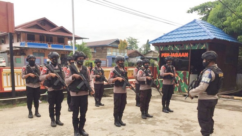 title Bantu Keamanan di Yalimo, Polda Papua Kerahkan 2 Regu Brimob Bantu Keamanan di Yalimo, Polda Papua Kerahkan 2 Regu Brimob