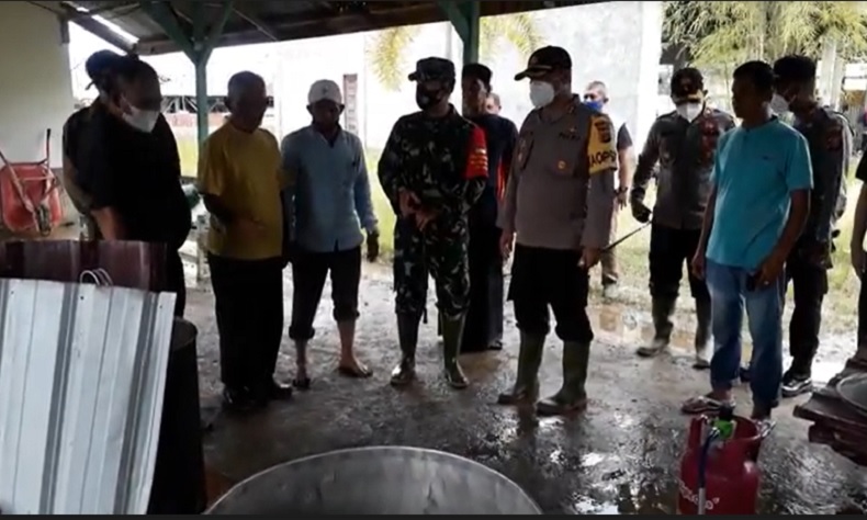 Banjir Aceh Timur, TNI Dirikan Dapur Umum Pasok Makanan ke Posko Pengungsi