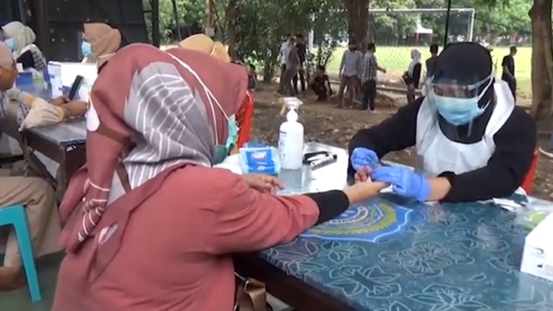 title 40-an Anggota KPPS Makassar Reaktif Covid, Sebagian Mundur karena Enggan Tes Swab 40-an Anggota KPPS Makassar Reaktif Covid, Sebagian Mundur karena Enggan Tes Swab