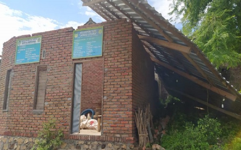 Angin Kencang Terjang Rumah Warga di 3 Desa Kecamatan Janapria Lombok Tengah