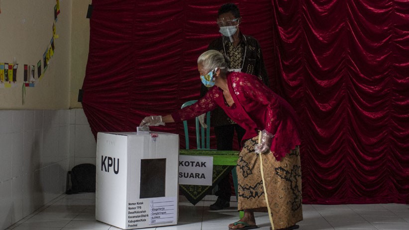 Potret Pengungsi Gunung Merapi Memberikan Hak Suara Pilkada Sleman