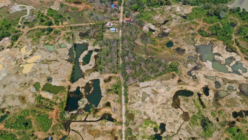 Penampakan dari Udara Kerusakan Lingkungan akibat Tambang Emas Ilegal di Aceh
