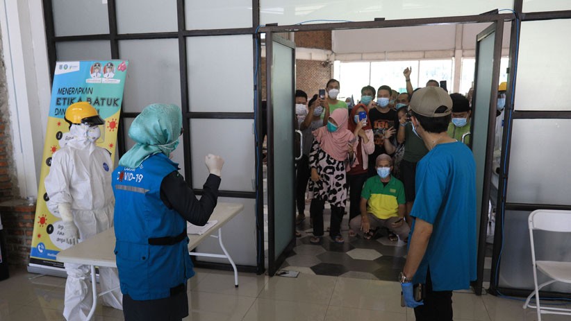 Wali Kota Airin Pantau Kondisi Pasien OTG Covid-19 saat Pilkada Tangsel - Bagian 3