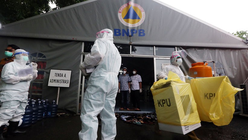 Pasien Covid-19 Nyoblos di RS Lapangan Kogabwilhan II Surabaya