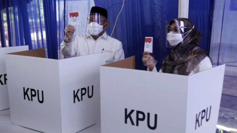 Calon Wali Kota Depok Mohammad Idris Nyoblos di TPS 14 Jatimulya - Bagian 1