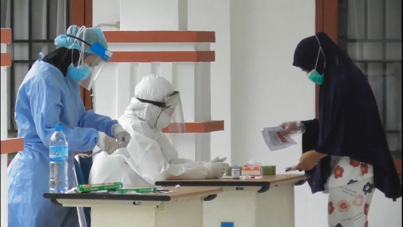 Pasien Covid-19 Nyoblos, Tenaga Medis di Babel Jadi Petugas TPS Dadakan