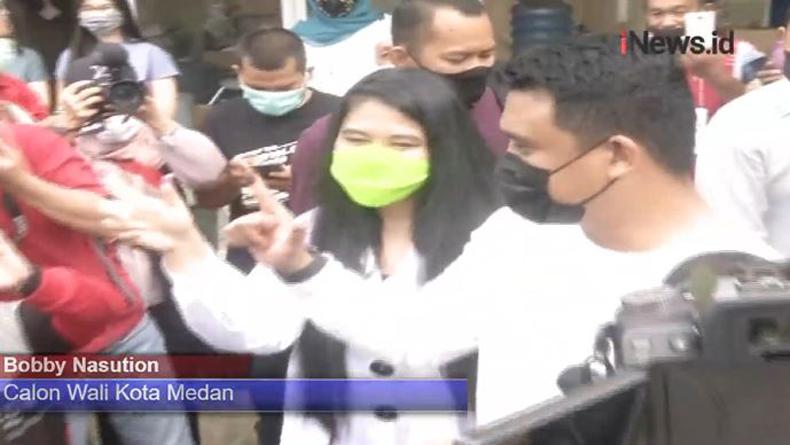 Bobby Nasution Nyoblos di TPS 22, Kahiyang Ayu Tersipu Malu Ditanya soal Pilkada