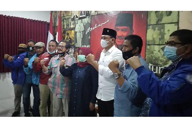 title Enggan Komentari Hasil Pilkada Sleman, 2 Paslon Bupati-Wabup Pasrah ke KPU Enggan Komentari Hasil Pilkada Sleman, 2 Paslon Bupati-Wabup Pasrah ke KPU