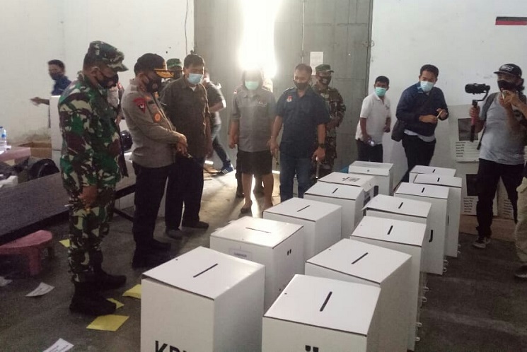 Gunakan Heli, Kapolda Sulut Cek Kesiapan Kepulauan Sangihe Gelar Pilkada Serentak 2020