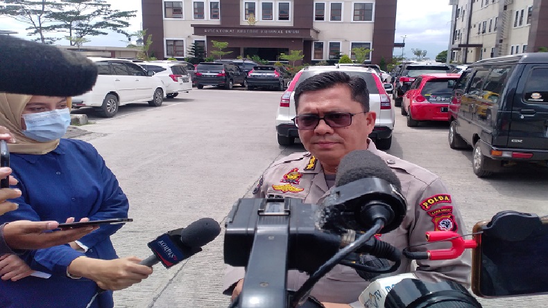 title Habib Rizieq Absen Pemeriksaan di Polda Jabar, Kabid Humas: Alasan Masih Kelelahan Habib Rizieq Absen Pemeriksaan di Polda Jabar, Kabid Humas: Alasan Masih Kelelahan