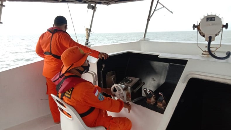 Mesin Mati, KM Krapu Lodi Terjebak Berhari-Hari di Perairan Indramayu