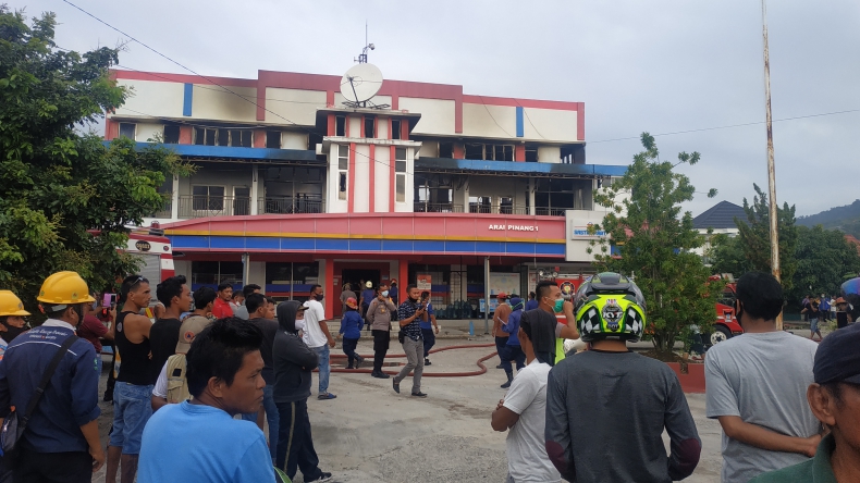 Sastra Mart Swalayan di Padang Terbakar