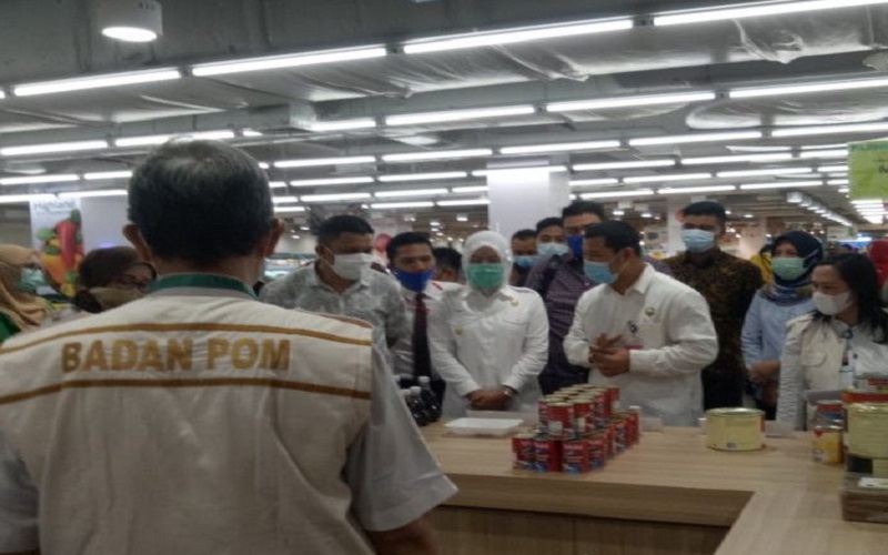BPOM Palembang Temukan Makanan Rusak dan Kadaluarsa di Suparmarket 