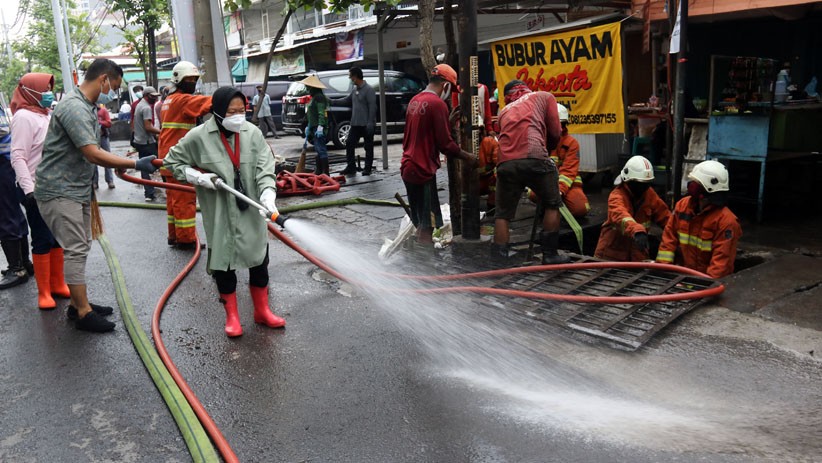 Kemendagri Larang Risma Rangkap Jabatan 