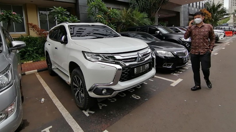 Ini Mobil Pajero Sport Putih B 1 FPI Bawa Habib Rizieq ke Polda Metro Jaya - Bagian 3