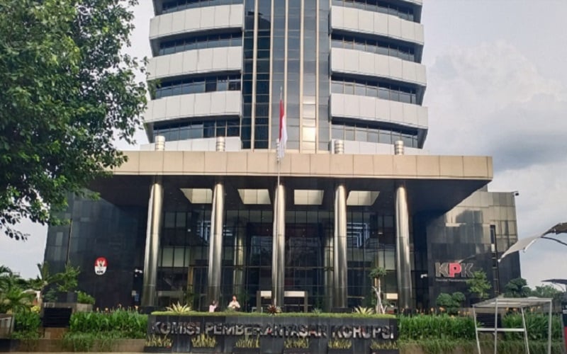 KPK Amankan Hakim dalam OTT di Surabaya  